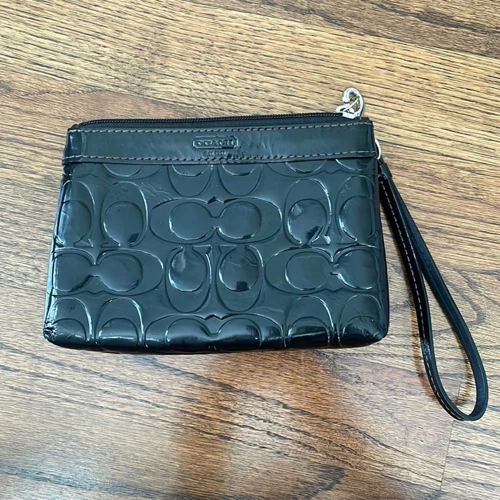 Coach Black Patent Leather Signature C Embossed Wristlet